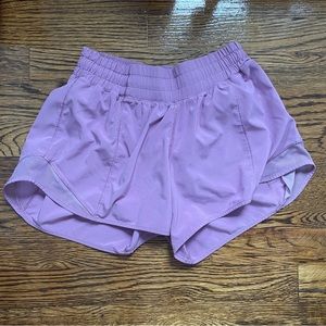 Lululemon Jubilee LR Hotty Hot Shorts 4”